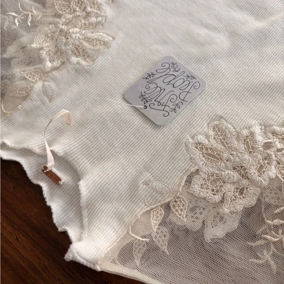 NWT Free People Daniella White Lace-Shoulder Long Sleeve Women's Top - Picture 4 of 9